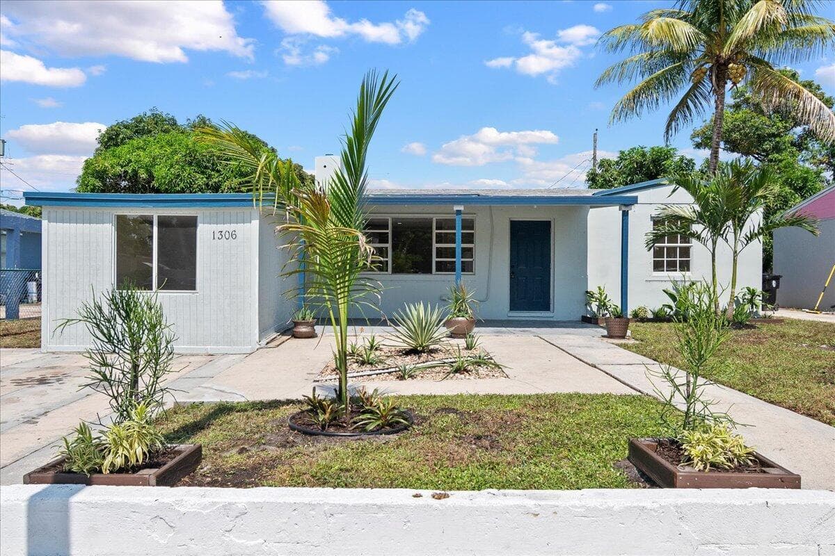 1306 S C Terrace, FL 33460 - Photo 1