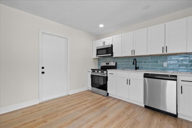 1306 S C Terrace, FL 33460 - Photo 4