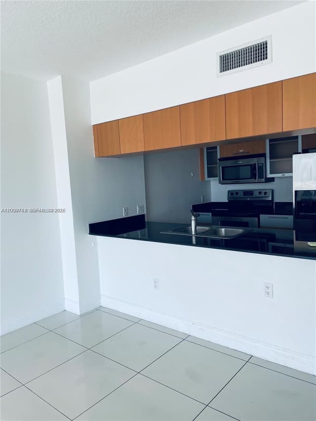 1750 N Bayshore Dr # 2112, Miami FL 33132 - Miami, FL - Photo 3