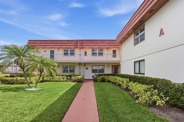47 Saxony A, Delray Beach FL 33446 - Delray Beach, FL - Photo 3