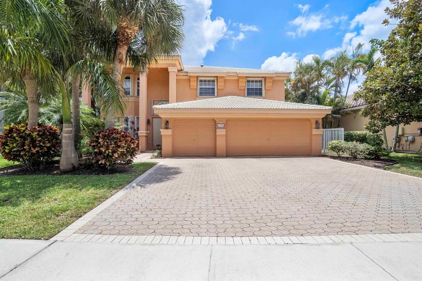 6370 Stonehurst Circle, Lake Worth FL 33467