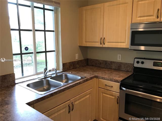 1413 Lucaya Dr, Riviera Beach FL 33404 - Riviera Beach, FL - Photo 5