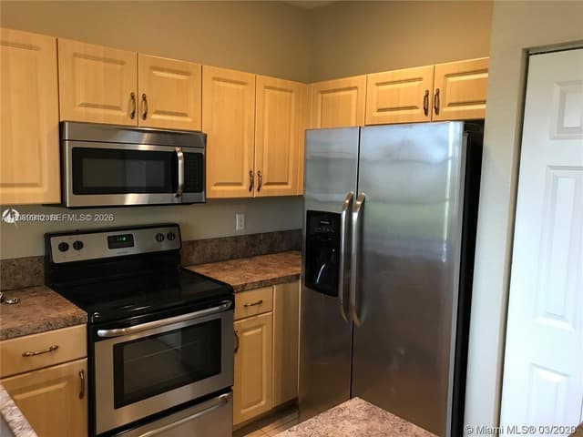 1413 Lucaya Dr, Riviera Beach FL 33404 - Riviera Beach, FL - Photo 4