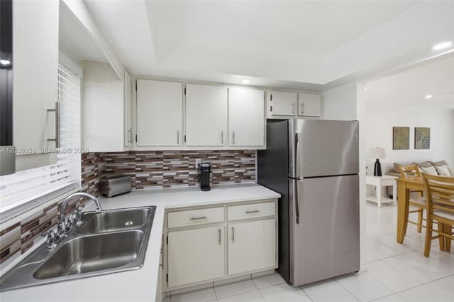 2894 E Crosley Dr E # D, West Palm Beach FL 33415 - West Palm Beach, FL - Photo 2