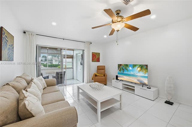 2894 E Crosley Dr E # D, West Palm Beach FL 33415 - West Palm Beach, FL - Photo 6