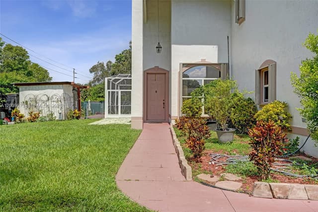 2151 NW 121st Ave, Plantation FL 33323 - Plantation, FL - Photo 6