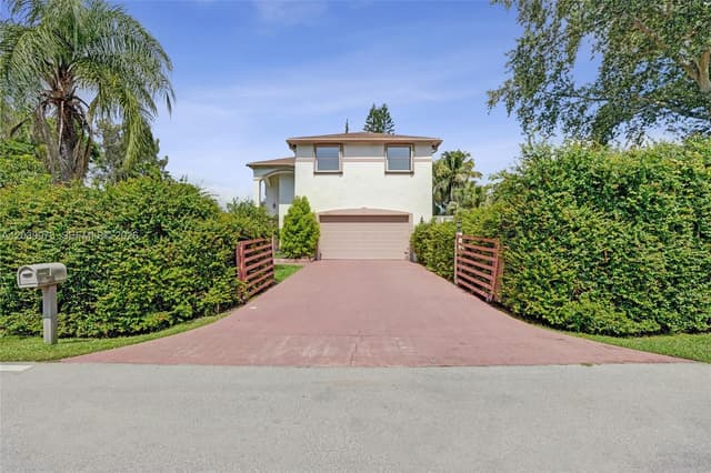 2151 NW 121st Ave, Plantation FL 33323 - Plantation, FL - Photo 3