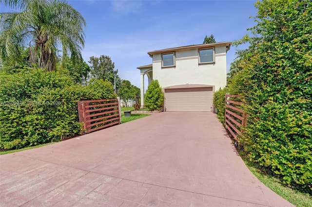 2151 NW 121st Ave, Plantation FL 33323 - Plantation, FL - Photo 4