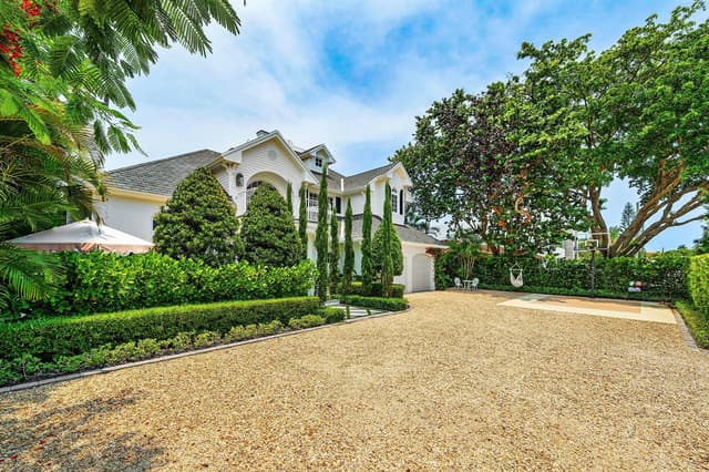 477 NE Spanish Court, Boca Raton FL 33432 - Boca Raton, FL - Photo 2
