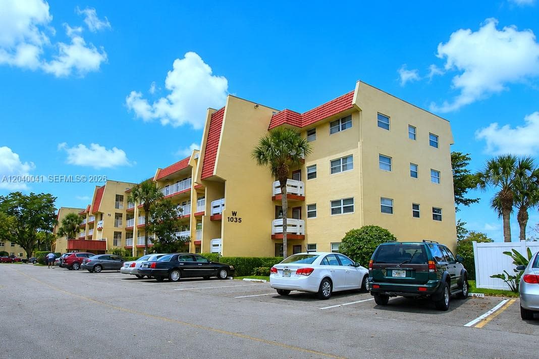 1035 Country Club Dr # 102, Margate FL 33063 - Margate, FL - Photo 1