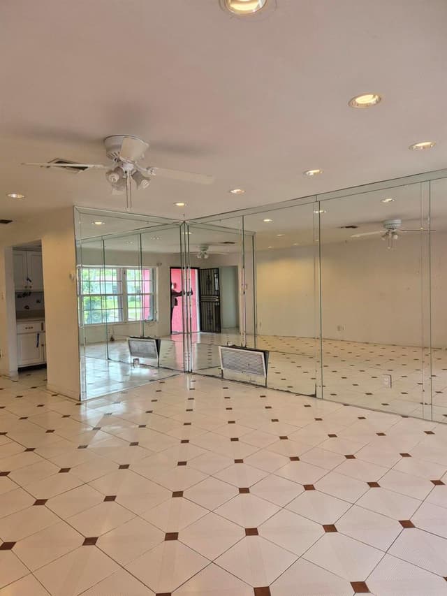 4960 NW 16th Street, Lauderhill FL 33313 - Lauderhill, FL - Photo 2
