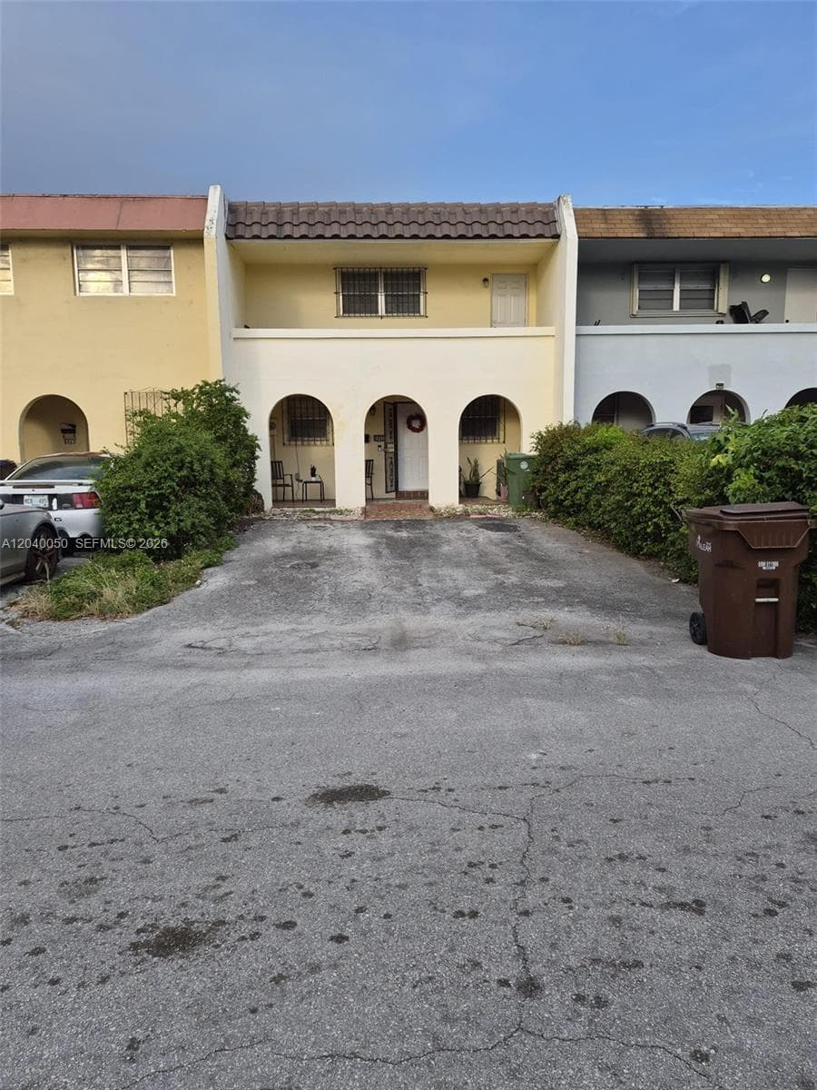 6945 W 2nd Way, Hialeah FL 33014 - Hialeah, FL - Photo 1