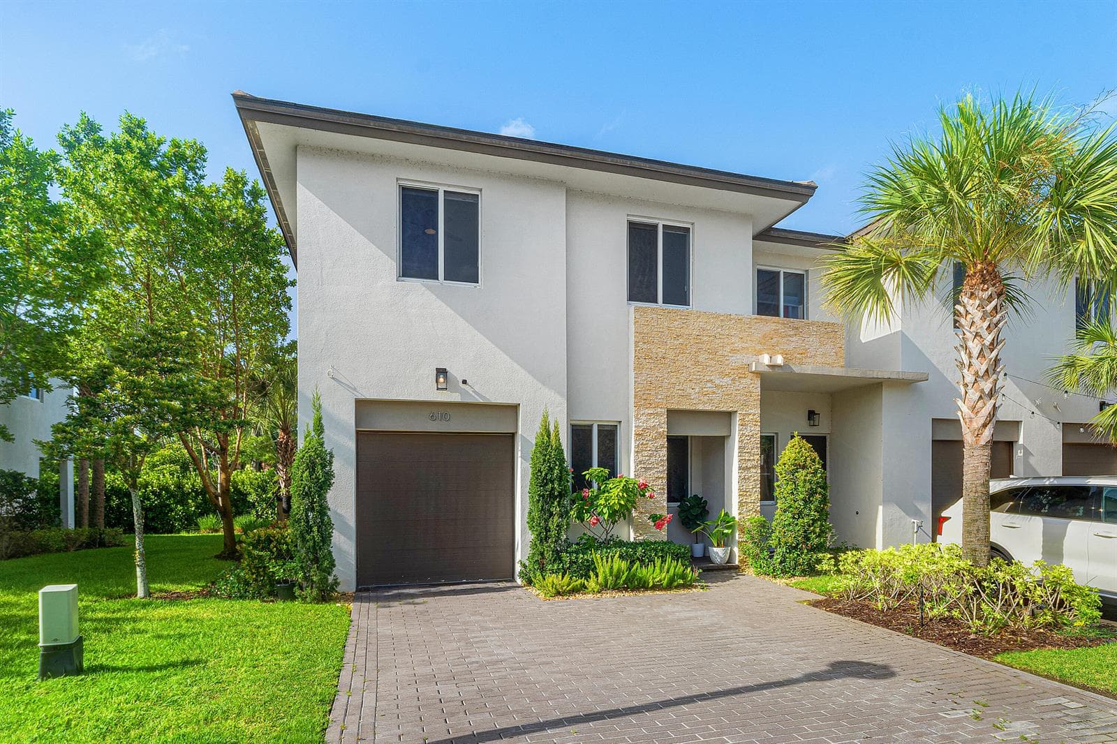 610 Pioneer Way, Royal Palm Beach FL 33411