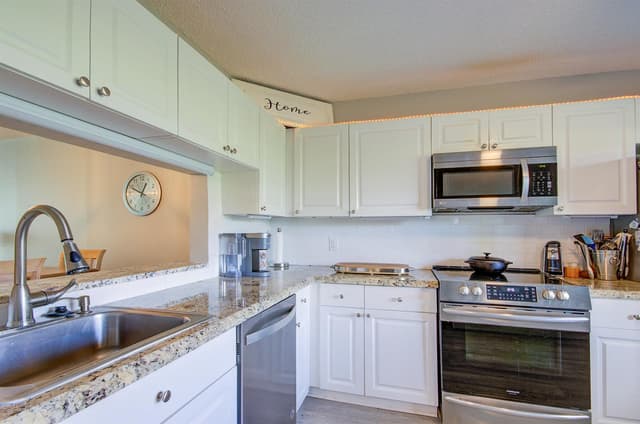 6698 10th Avenue N # 109, Lake Worth FL 33467 - Lake Worth, FL - Photo 4