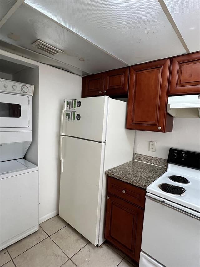 2442 NW 52nd Avenue, Lauderhill FL 33313 - Lauderhill, FL - Photo 6