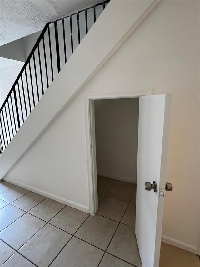 2442 NW 52nd Avenue, Lauderhill FL 33313 - Lauderhill, FL - Photo 4