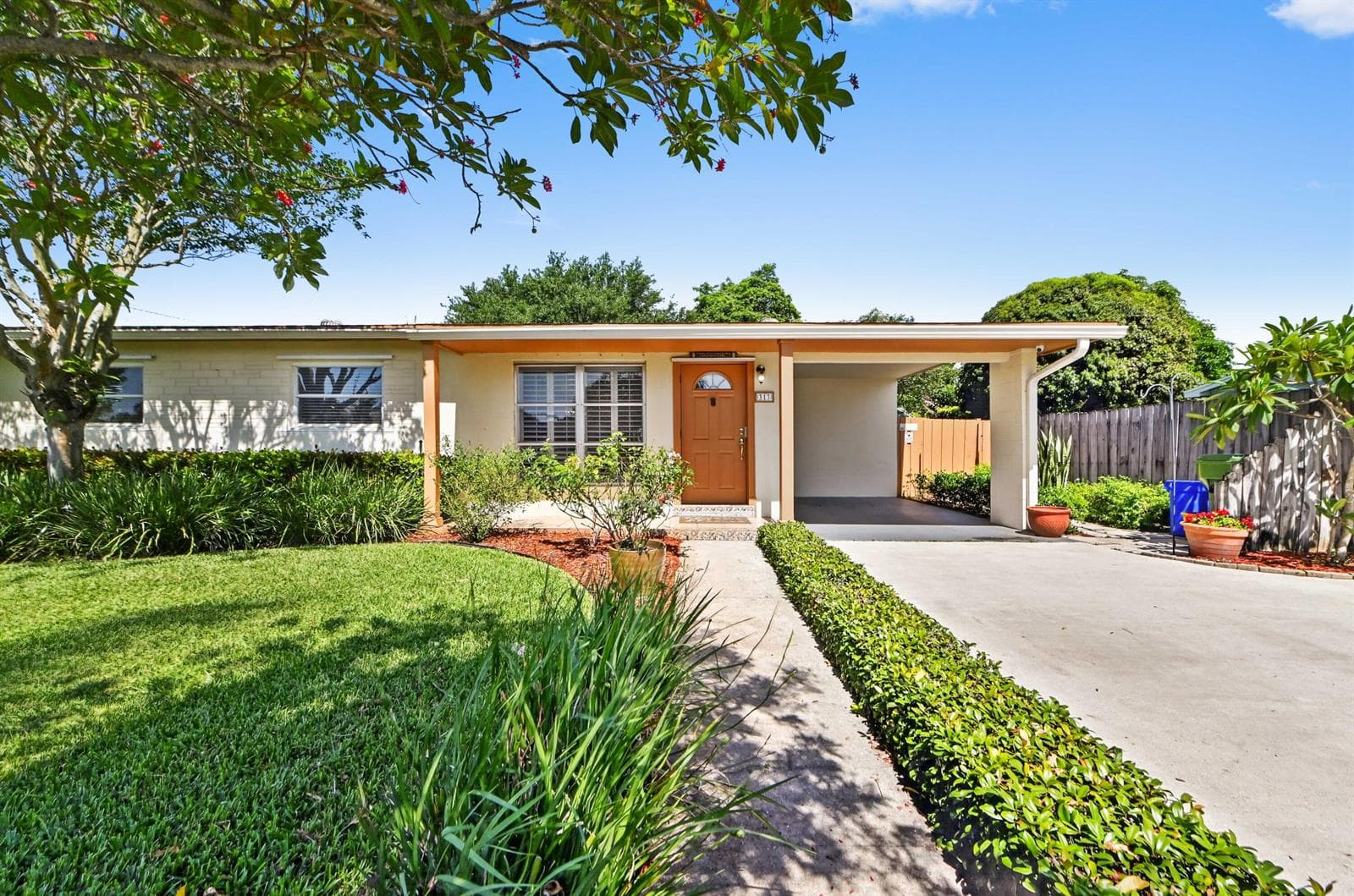 313 Poe Drive, Palm Springs FL 33461 - Palm Springs, FL - Photo 1
