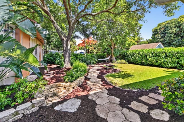 313 Poe Drive, Palm Springs FL 33461 - Palm Springs, FL - Photo 4