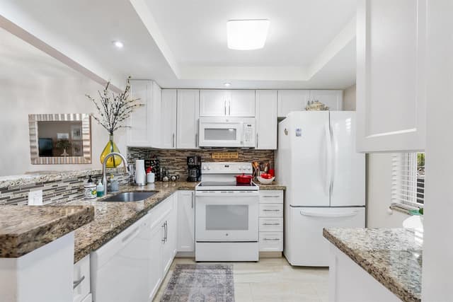 7837 Golf Circle Drive # 212, Margate FL 33063 - Margate, FL - Photo 2