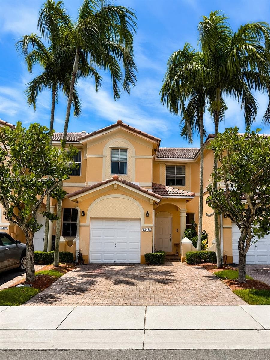 12488 SW 122nd St, Miami FL 33186