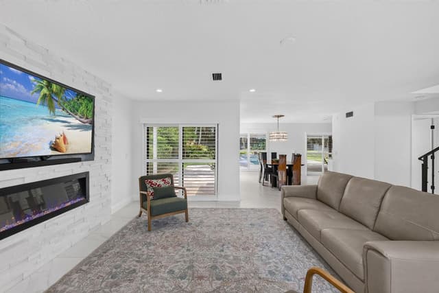 6188 Celadon Circle, Palm Beach Gardens FL 33418 - Palm Beach Gardens, FL - Photo 5