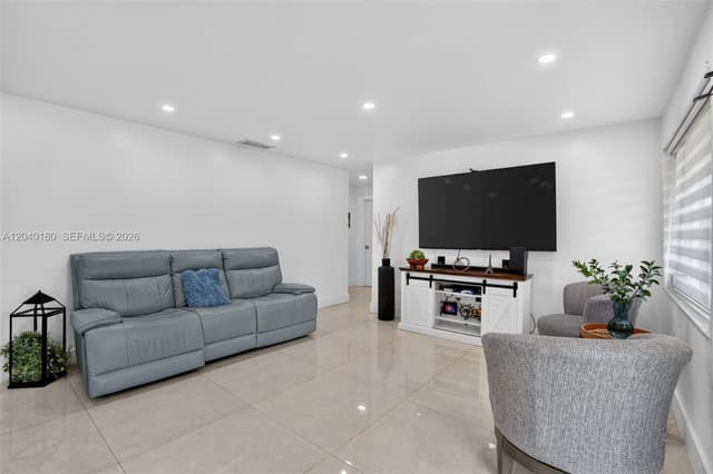 9535 SW 42nd St, Miami FL 33165 - Miami, FL - Photo 7