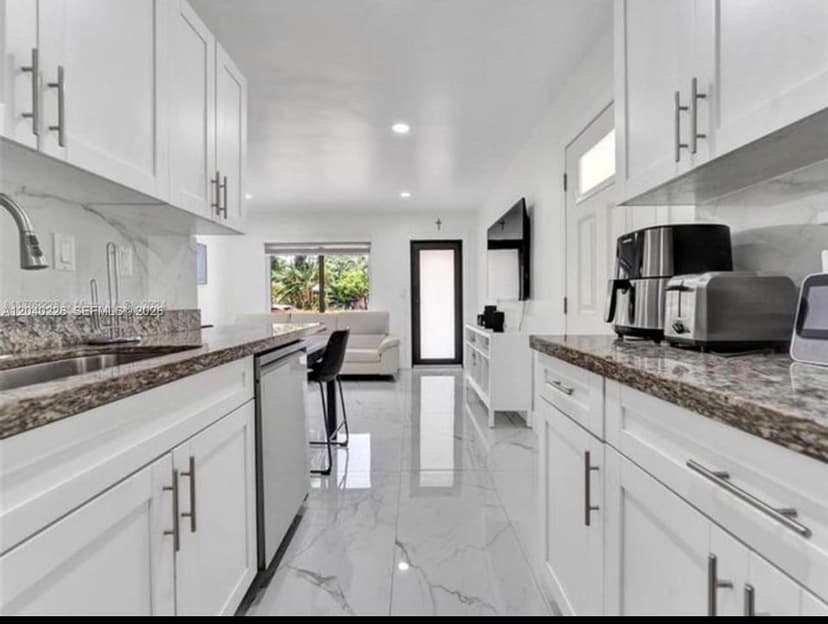 2730 NE 16th ave, Pompano Beach FL 33064
