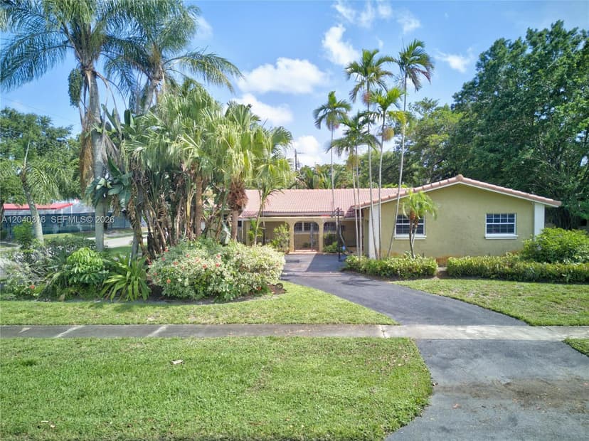 5300 Fillmore St, Hollywood FL 33021