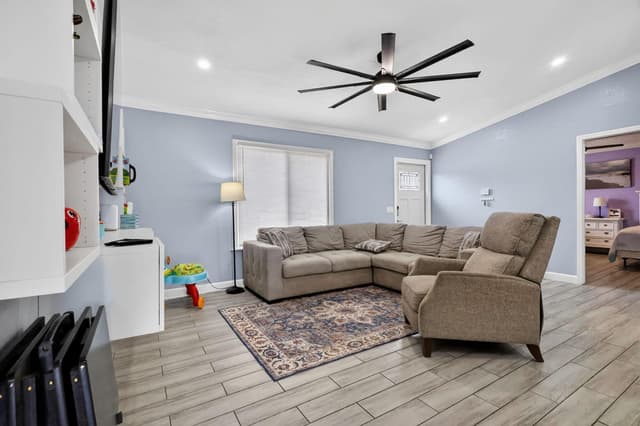 202 Elaine Circle W, West Palm Beach FL 33409 - West Palm Beach, FL - Photo 6