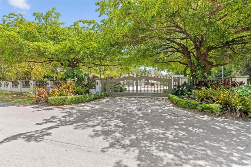 6600 SW 123rd St, Pinecrest FL 33156