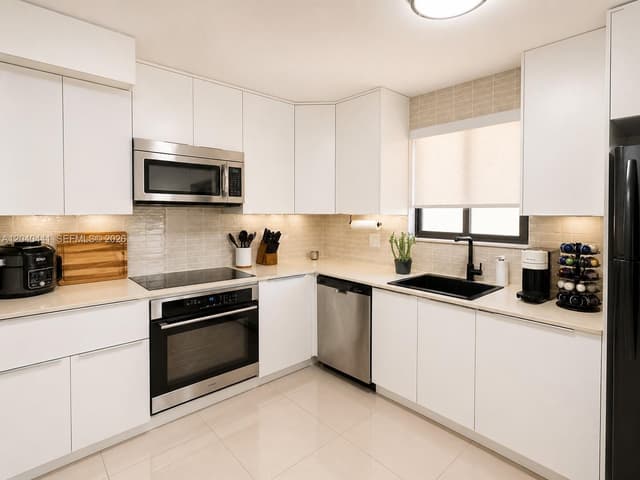305 Lakeview Dr # 204, Weston FL 33326 - Weston, FL - Photo 5