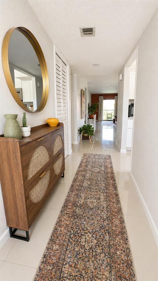 305 Lakeview Dr # 204, Weston FL 33326 - Weston, FL - Photo 4