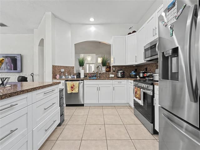 522 NE 20th Ave, Homestead FL 33033 - Homestead, FL - Photo 2