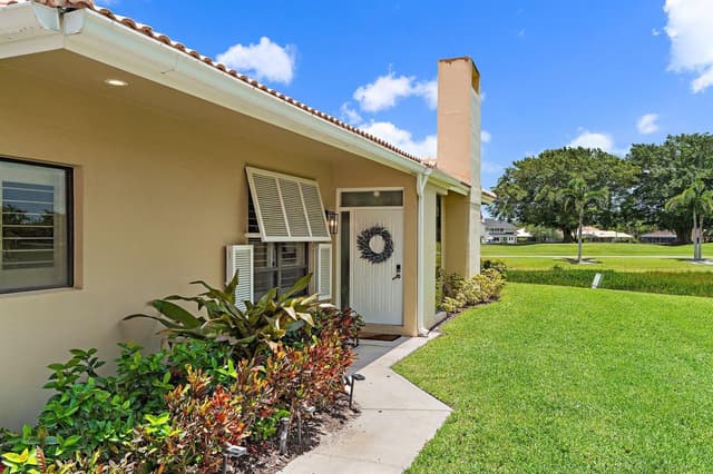 261 Old Meadow Way Way, Palm Beach Gardens FL 33418 - Palm Beach Gardens, FL - Photo 2
