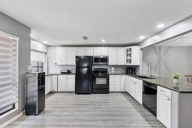 4149 Palm Forest Drive S, Delray Beach FL 33445 - Delray Beach, FL - Photo 2