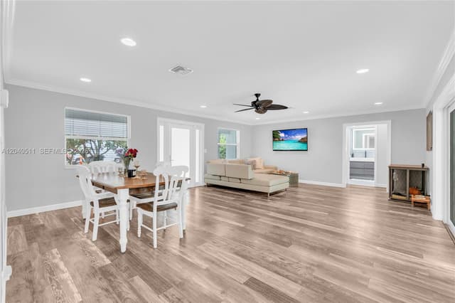 1405 SW 4th Ter, Pompano Beach FL 33060 - Pompano Beach, FL - Photo 5