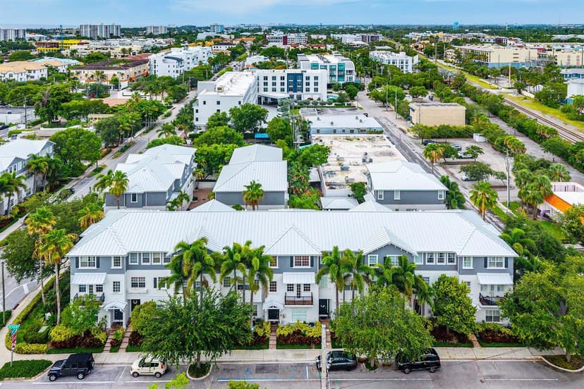 290 NE 5th Avenue # 9, Delray Beach FL 33483