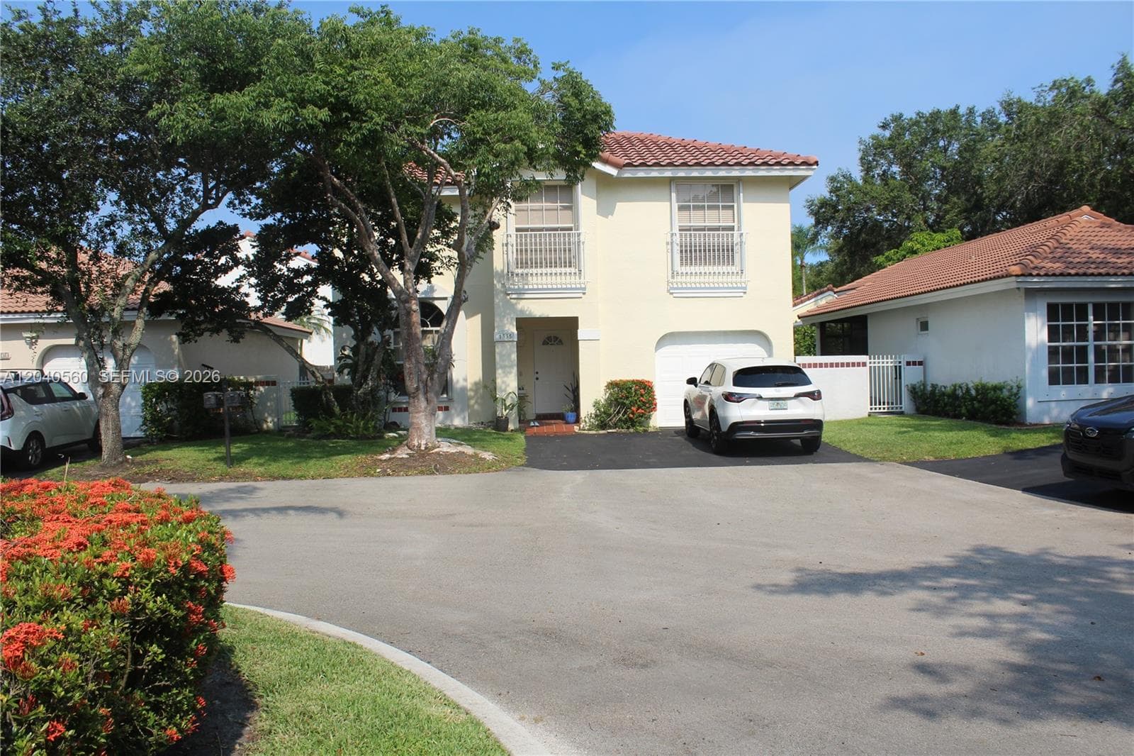 1335 Seagrape Cir, Weston FL 33326