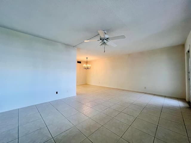 107 Wellington D, West Palm Beach FL 33417 - West Palm Beach, FL - Photo 5