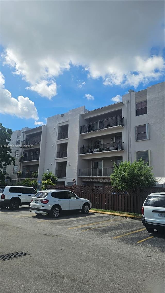 5625 W 20th Ave # 208, Hialeah FL 33012 - Hialeah, FL - Photo 2