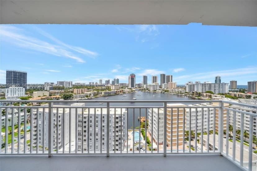 427 Golden Isles Dr # 16H, Hallandale Beach FL 33009