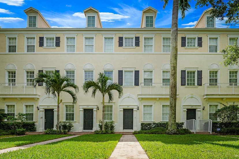 241 E Thatch Palm Circle, Jupiter FL 33458