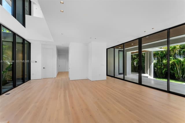 165 Hampton Ln, Key Biscayne FL 33149 - Key Biscayne, FL - Photo 3
