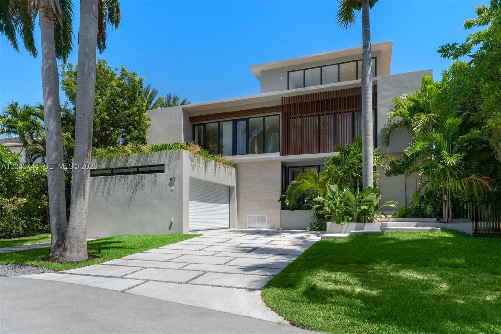165 Hampton Ln, Key Biscayne FL 33149 - Key Biscayne, FL - Photo 1