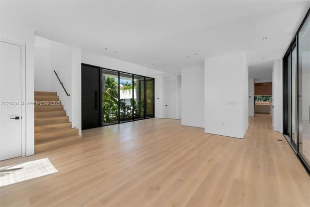 165 Hampton Ln, Key Biscayne FL 33149 - Key Biscayne, FL - Photo 5