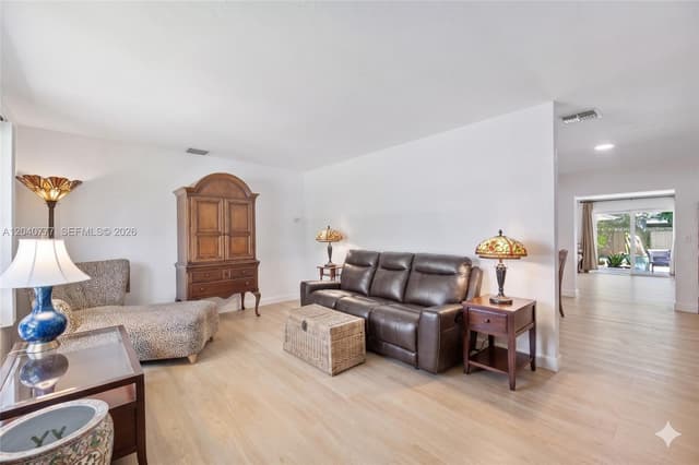 9241 SW 183rd Ter, Palmetto Bay FL 33157 - Palmetto Bay, FL - Photo 2