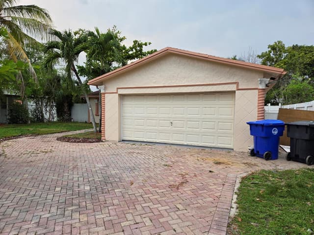7601 Kimberly Boulevard, North Lauderdale FL 33068 - North Lauderdale, FL - Photo 5