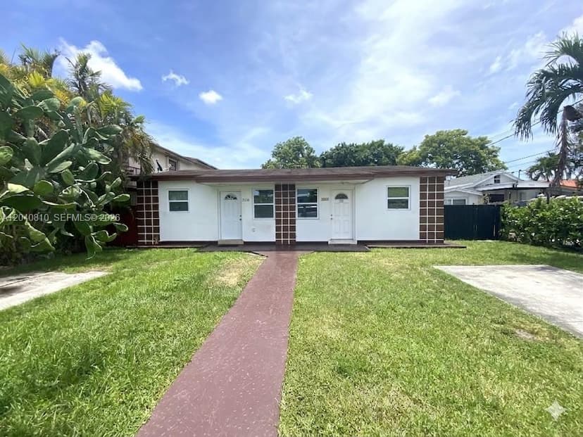 3010-3012 NW 26th St, Miami FL 33142
