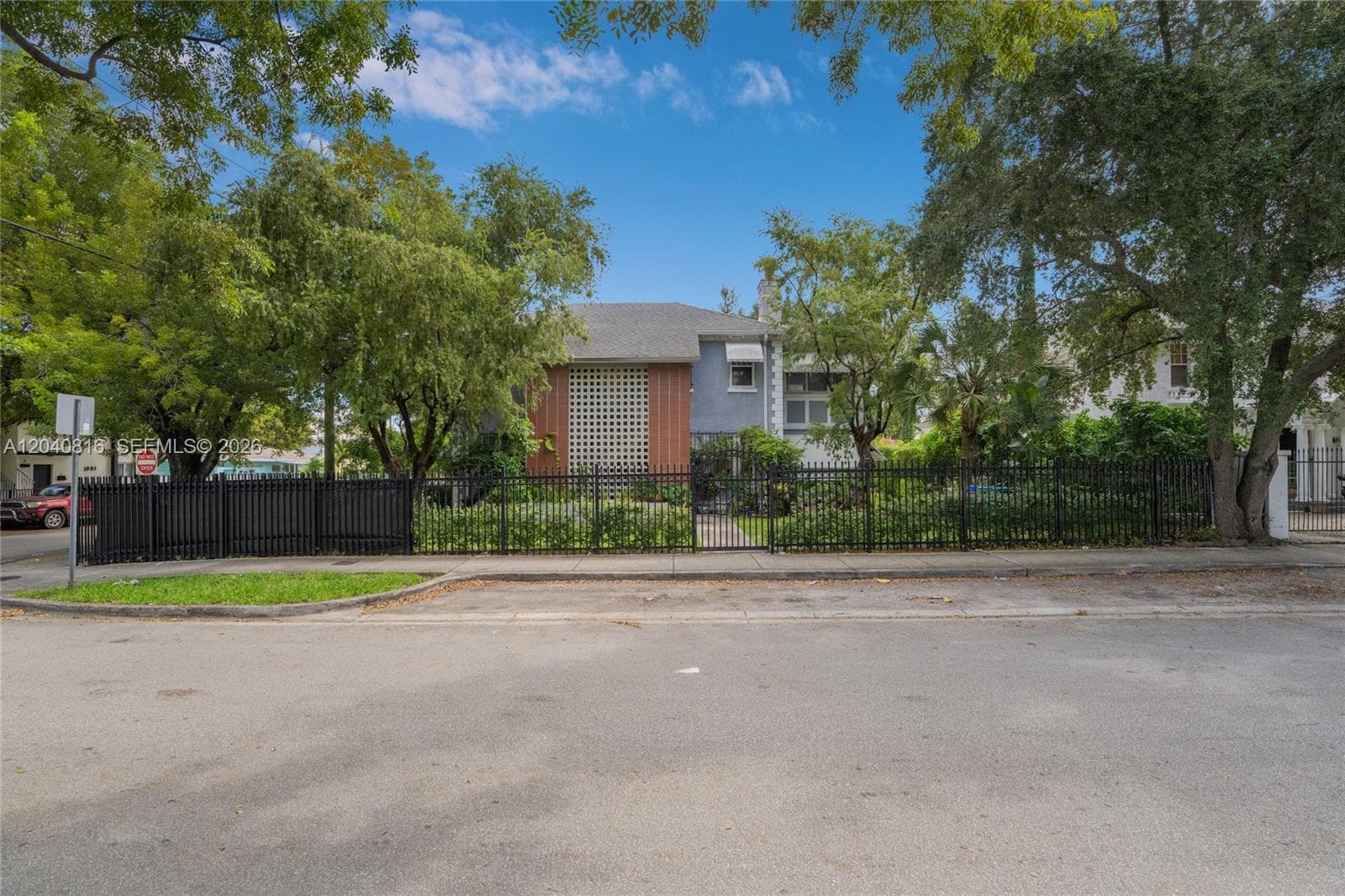 405 SW 11th Ave, Miami FL 33130
