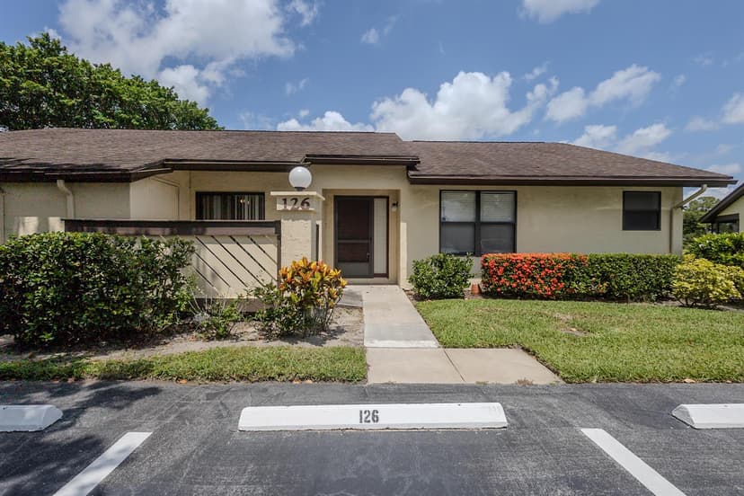 126 Manchineel Court, Royal Palm Beach FL 33411